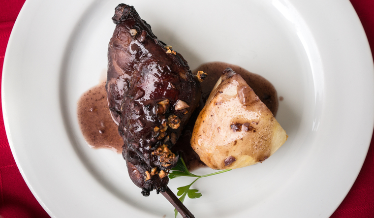 La receta de conejo al vino tinto es muy popular en la regi&oacute;n de Castilla y Le&oacute;n, donde el conejo es un ingrediente tradicional en guisos familiares.