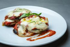 Receta completa de berenjenas a la napolitana para toda la familia.