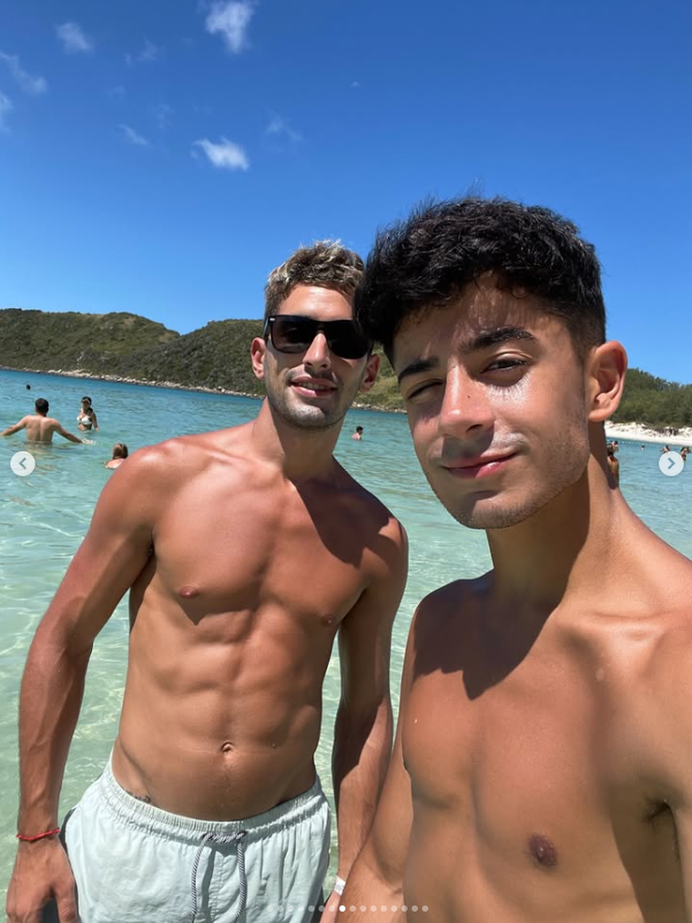 El actor tiene 28 años. El actor tiene 28 años.