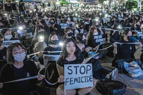 En 2022, un asesinato en el metro de Seúl desató furia por las leyes de acoso de Corea del Sur. En 2022, un asesinato en el metro de Seúl desató furia por las leyes de acoso de Corea del Sur.