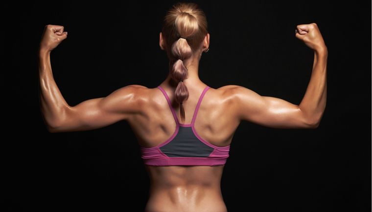 Vuelve a tonificar tu espalda con este sencillo ejercicio. Foto: Shutterstock