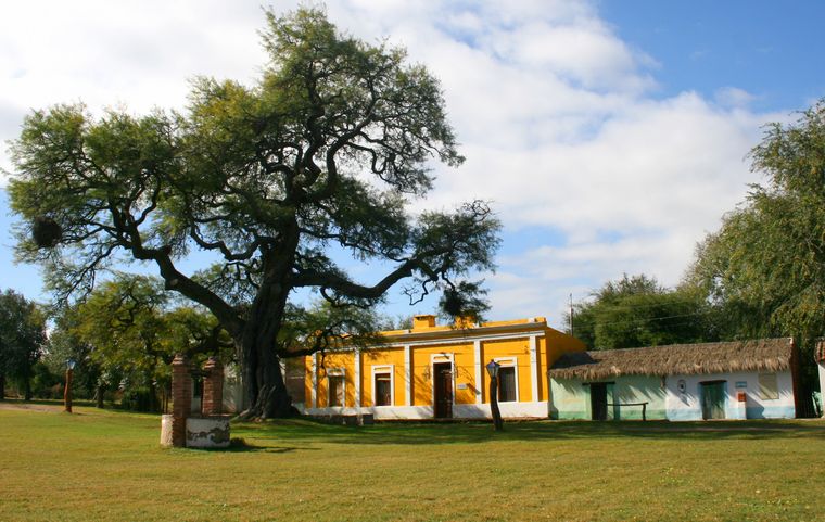 Este pueblo escondido del norte cordobés conserva construcciones coloniales, callecitas de tierra y una iglesia que sigue en pie desde 1706. Este pueblo escondido del norte cordobés conserva construcciones coloniales, callecitas de tierra y una iglesia que sigue en pie desde 1706.
