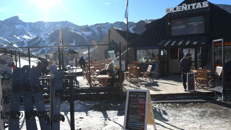 Los paradores tienen diferentes ofertas gastronómicas para disfrutar con vistas a las pistas de esquí. Los paradores tienen diferentes ofertas gastronómicas para disfrutar con vistas a las pistas de esquí.