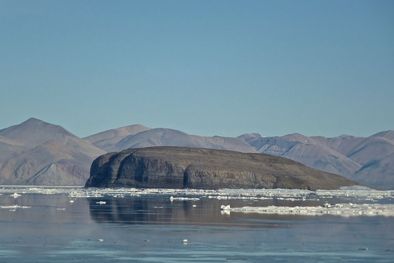 MDZol | Isla de Hans Está ubicada en el estrecho de Nares y tiene 1 kilómetro de longitud.