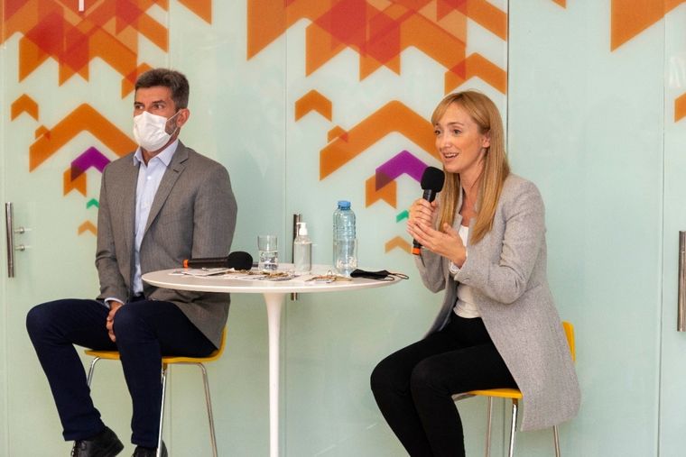 Sagasti junto a Ulpiano Suarez Foto: Prensa Anabel Sagasti