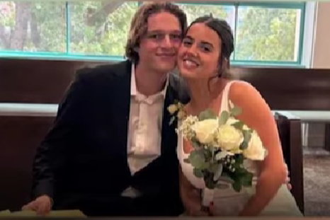 La joven estuvo presa por diez días. La joven estuvo presa por diez días.