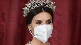 Letizia Ortiz con tiara de cuento de hadas y brazos de gimnasio. Foto: Instagram.