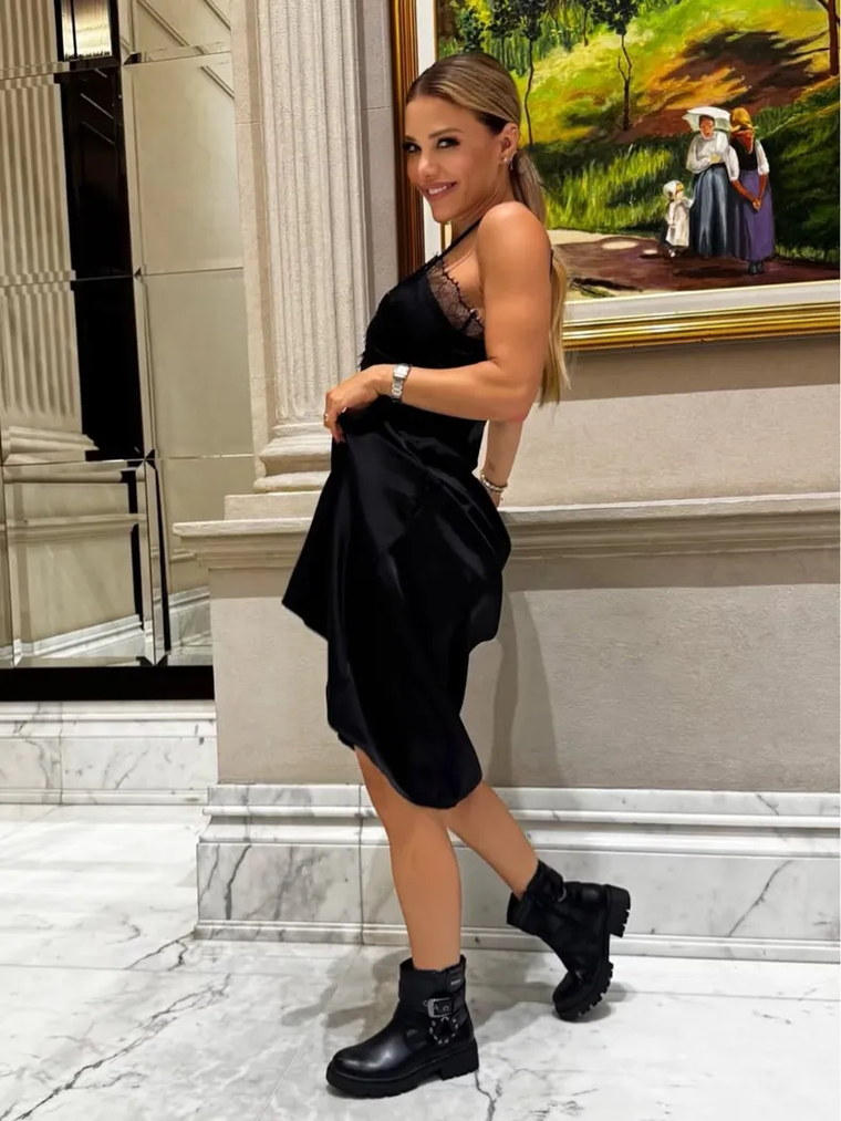 El vestido lencero de Evangelina Anderson. El vestido lencero de Evangelina Anderson.