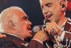 Alejandro Fernández junto a su padre Vicente Fernández Foto: Instagram