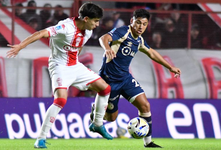 Argentinos Juniors y Huracán juegan los cuartos de final en el Diego Armando Maradona.