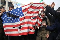 Parte de la población iraní protestó este viernes por la muerte de Soleimani en un ataque por parte de EE.UU.