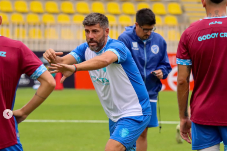 Pedernera tiene dos incógnitas de cara al choque con Rosario Central. Foto: Prensa Godoy Cruz