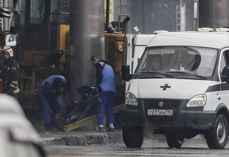 Varios cuerpos fueron encontrados bajo los escombros Foto: EFE