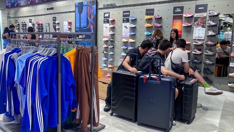 La marca francesa Decathlon podría abrir entre 20 y 30 tiendas. Foto: EFE
