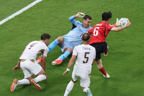 Corea del Sur venció a República Checa se enfrentan en el Estadio AKRON de Guadalajara. Corea del Sur venció a República Checa se enfrentan en el Estadio AKRON de Guadalajara.