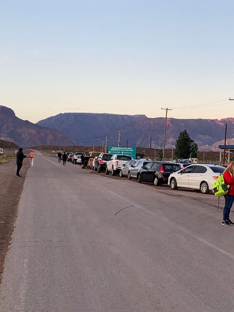 Justo José Báscolo, jefe del Centro de Fronteras y Coordinador del Paso Internacional, informó que en el día jueves ingresaron  6000 personas a la provincia desde Horcones.