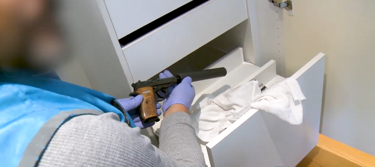 Arsenal secuestrado a un abuelo en Puerto Madero Foto: Vía Szeta