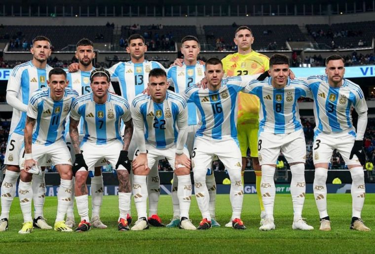 La Selección argentina ya tiene los once para enfrentar a Costa Rica. Foto: @angeldimariajm