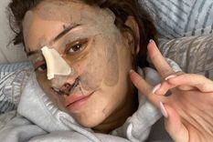 La joven Emily compartió fotos tras someterse a cirugía estética.