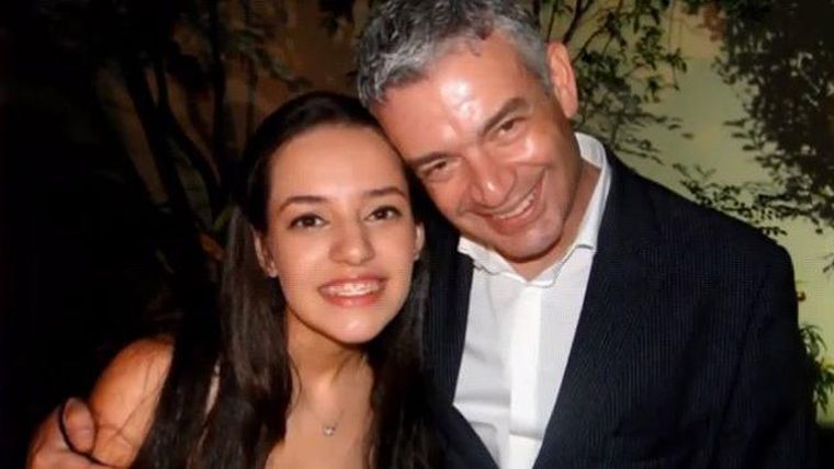 El padre de Victoria sigue exigiendo respuestas sobre lo que le sucedió a su hija.
