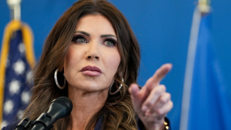 Quién es Kristi Noem, la mujer que lidera la ofensiva migratoria de Trump al frente del Departamento de Seguridad Nacional de EE.UU. Quién es Kristi Noem, la mujer que lidera la ofensiva migratoria de Trump al frente del Departamento de Seguridad Nacional de EE.UU.