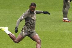 video del momento en el que una figura del atletico de madrid se desmaya en pleno entrenamiento video del momento en el que una figura del atletico de madrid se desmaya en pleno entrenamiento