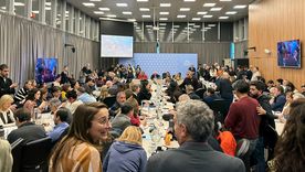 Diputados se reúnen en comisión para dictaminar el proyecto de financiamiento universitario. Diputados se reúnen en comisión para dictaminar el proyecto de financiamiento universitario.