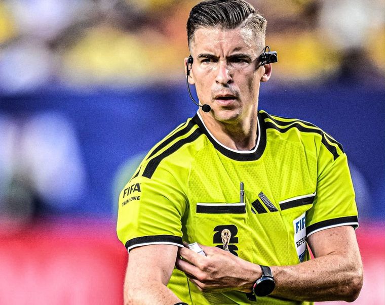 El juez europeo dirigirá por primera vez a la Selección argentina.
