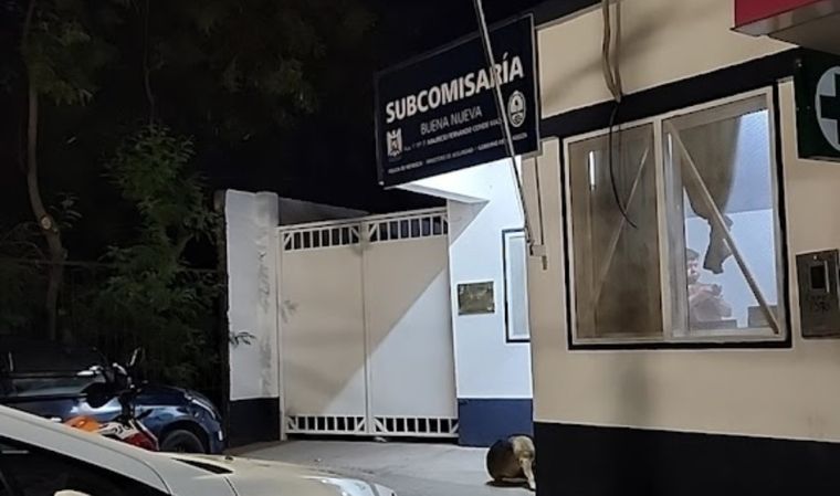 La Subcomisaría Conde, donde ocurrió el robo del arma reglamentaria la tarde del jueves en Guaymallén.  La Subcomisaría Conde, donde ocurrió el robo del arma reglamentaria la tarde del jueves en Guaymallén.