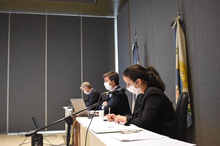 La lectura de la resolución.