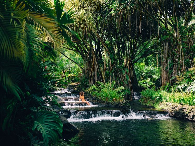 Costa Rica: Propone un turismo de lujo enfocado en la naturaleza, el bienestar y experiencias auténticas.