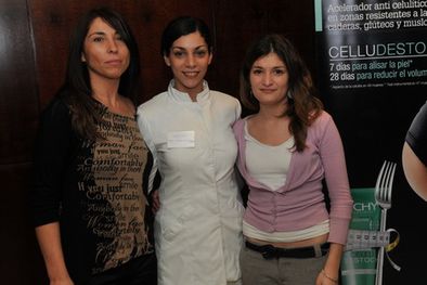 MDZol | De Vichy: María Alejandra Príncipe y Julieta Servetto junto a María Marta Guisasola, de Farmacias Del Puente. Foto: Pachy Reynoso / MDZ