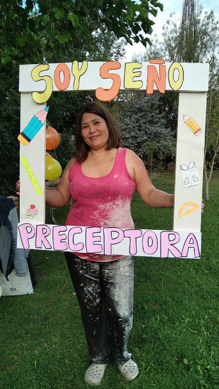 El 5 de noviembre Ingrid presentó su coloquio final y terminó su carrera.