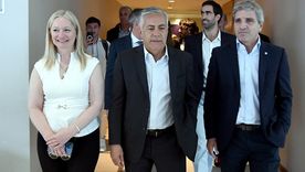 El Gobierno provincial logró colocar dos títulos de deuda en pesos para hacer frente al pago de amortizaciones en dólares.