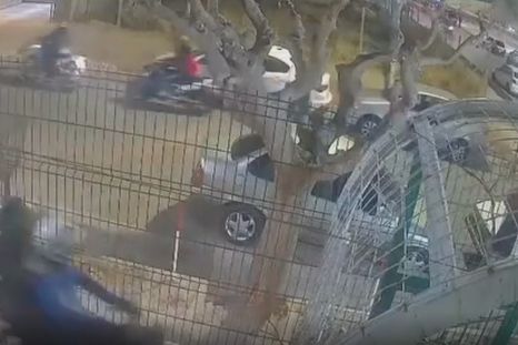 Motos en las casas de Maipú. Motos en las casas de Maipú.