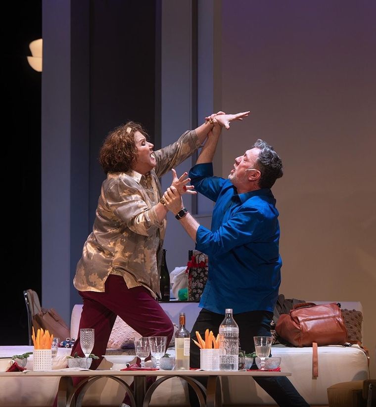 El elenco de Una Navidad de Mierd* no pudo contener la risa. El elenco de Una Navidad de Mierd* no pudo contener la risa.