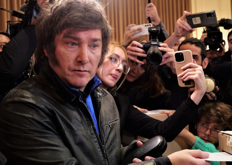 El Presidente Javier Milei tomó la decisión de cerrar la agencia de noticias Télam. Foto: Shutterstock