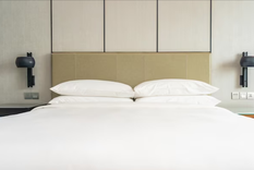 El respaldo de una cama puede cambiar de manera notable la decoración del dormitorio.  Foto: Freepik