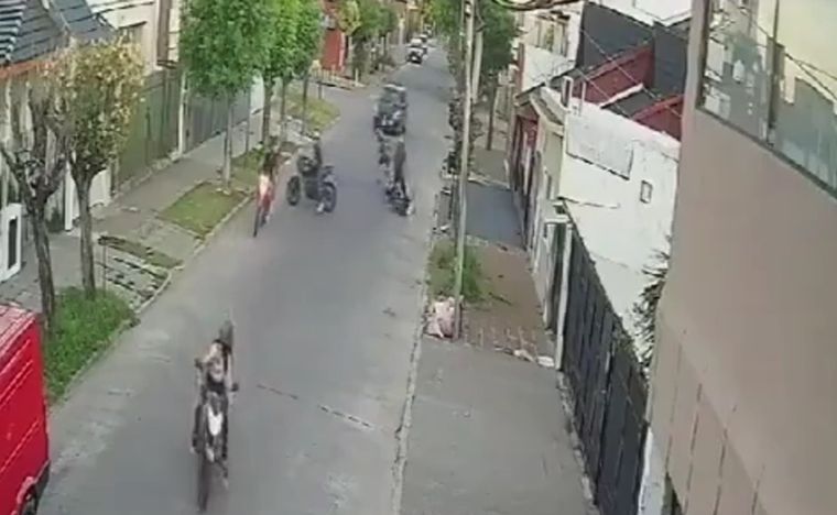 Las víctimas sufrieron un shock traumático y fueron asistidas por los vecinos.  Foto: Captura de pantalla