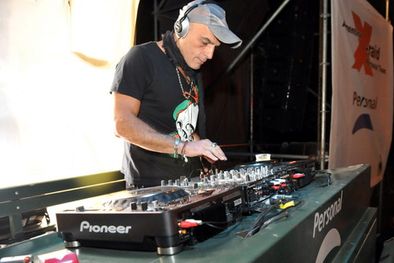 MDZol | Zeta Bosio, en pleno set en la carpa Personal X-Raid Team. Foto: Nacho Gaffuri / MDZ