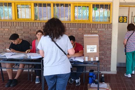 69 bancas de la Legislatura bonaerense se renovarán en las elecciones legislativas. 69 bancas de la Legislatura bonaerense se renovarán en las elecciones legislativas.