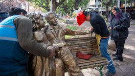 El miércoles se instaló la escultura restaurada en la Alameda.
