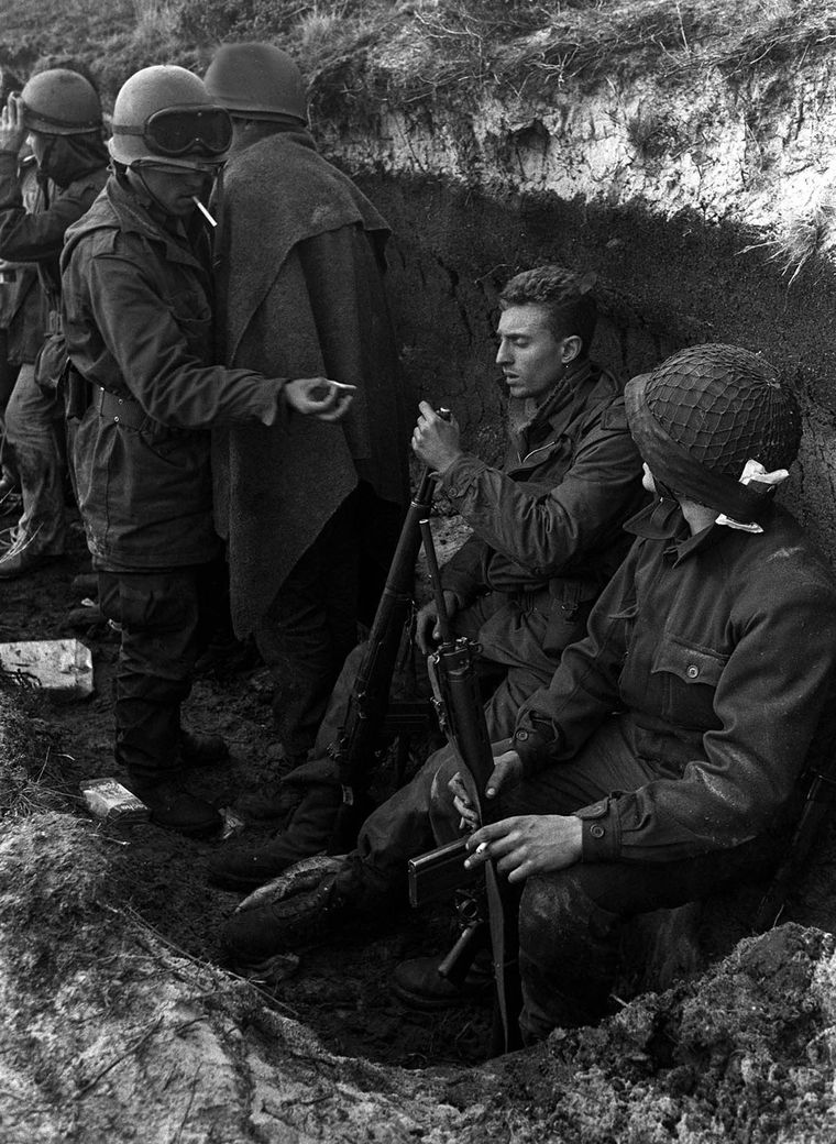 Soldados argentinos durante la Guerra de Malvinas, de la que participó Ricardo Senn. Foto: Télam