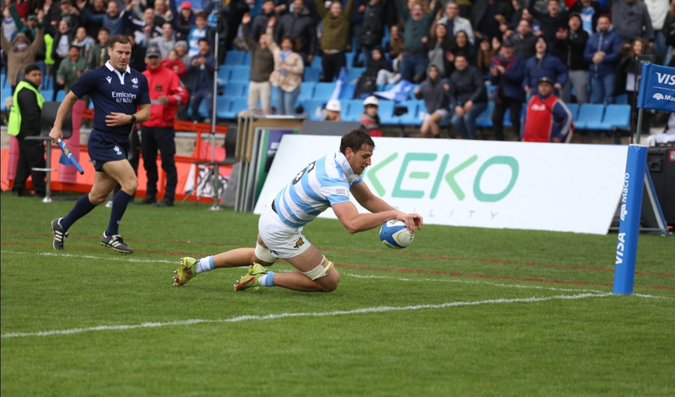 El primero de los 4 triesque apoyó el mendocino. Top. Foto: Maximiliano Ríos/MDZ