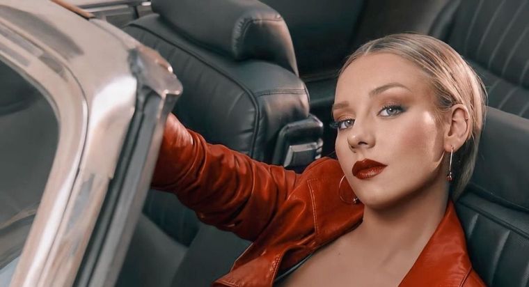 Sin filtros la fotografía con poca ropa de Ester Expósito de la que todos hablan