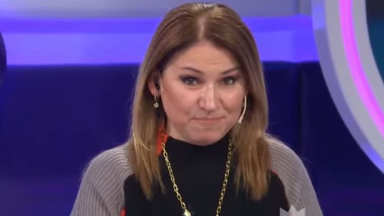 La panelista redobló la apuesta contra la conductora de canal América.
