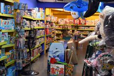 las jugueterías mendocinas reportan menor caudal de gente y búsqueda de precios.