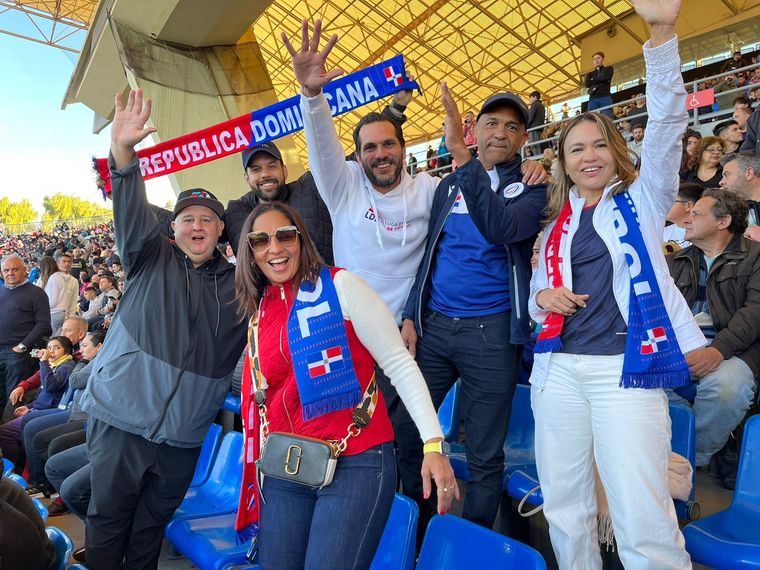 Turistas de distantes partes del mundo llegaron al país para disfrutar del Mundial Juvenil.
