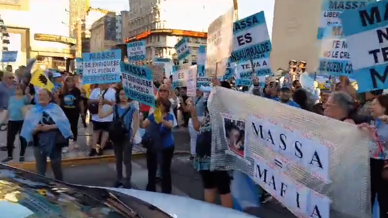 Este sábado se registró una nueva marcha contra el fraude en el Obelisco