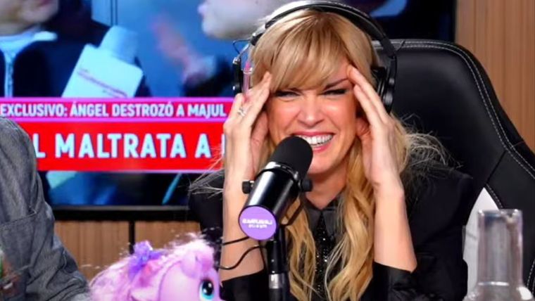 La divertida anécdota de la rubia que no se mantuvo en oculto. Créditos: Captura de pantalla / Carnaval Stream